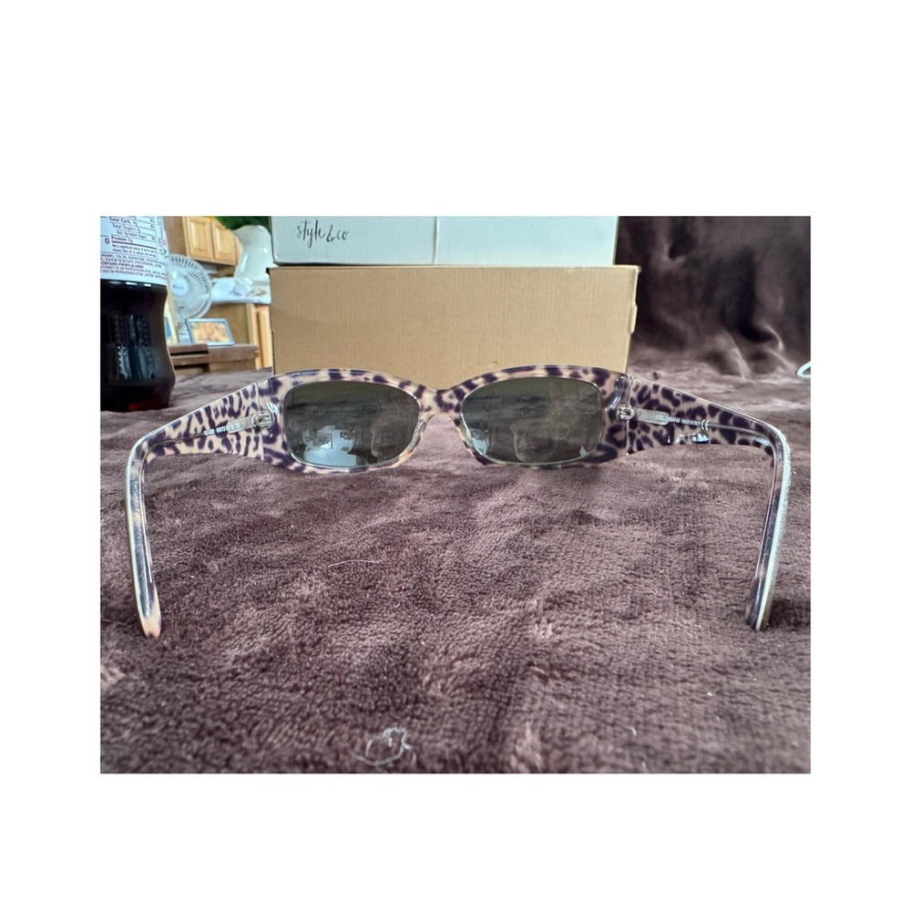 Dolce and Gabbana Prescription Glasses - Picture 4 of 7